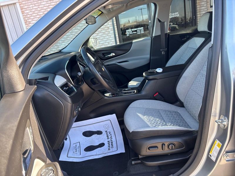 Used 2024 Chevrolet Equinox LTImage 3