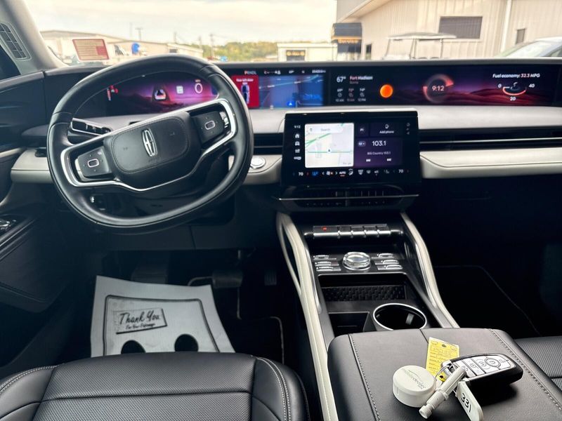 Used 2024 Lincoln Nautilus PremiereImage 5