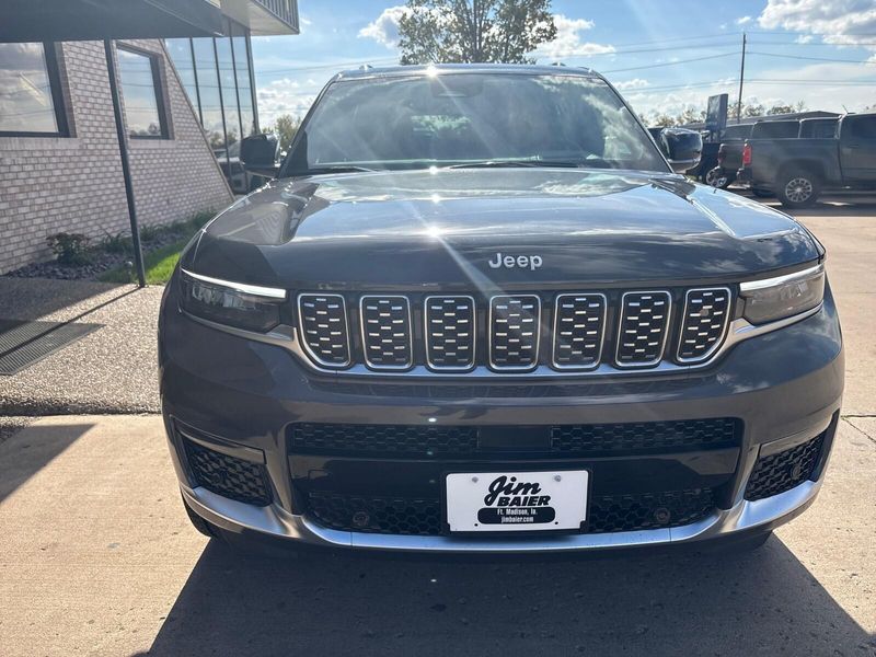 New 2025 Jeep Grand Cherokee L Summit 4x4Image 8