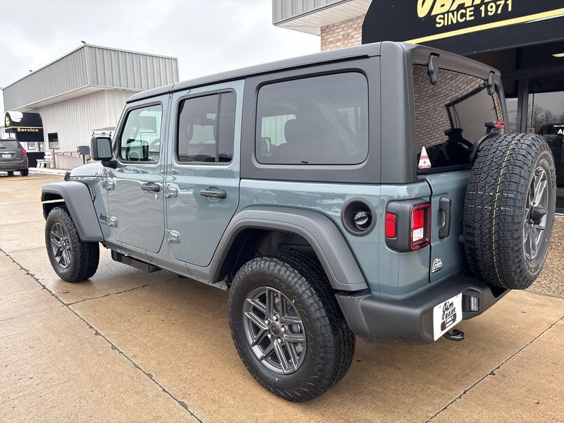 New 2026 Jeep Wrangler 4-door Sport SImage 10