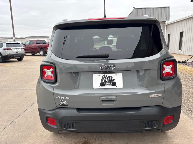 Used 2022 Jeep Renegade LatitudeImage 9