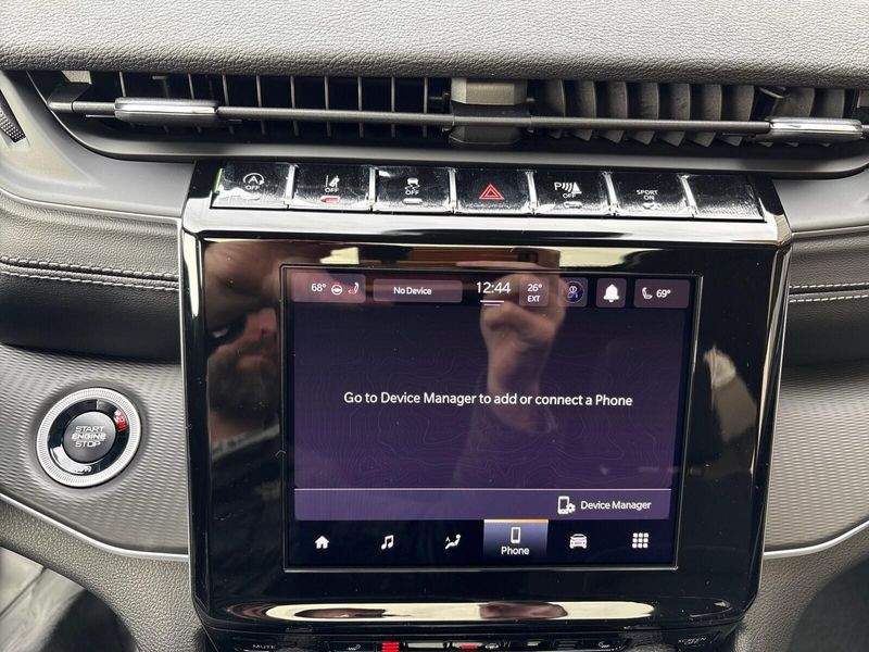 New 2025 Jeep Grand Cherokee L Laredo X 4x4Image 21