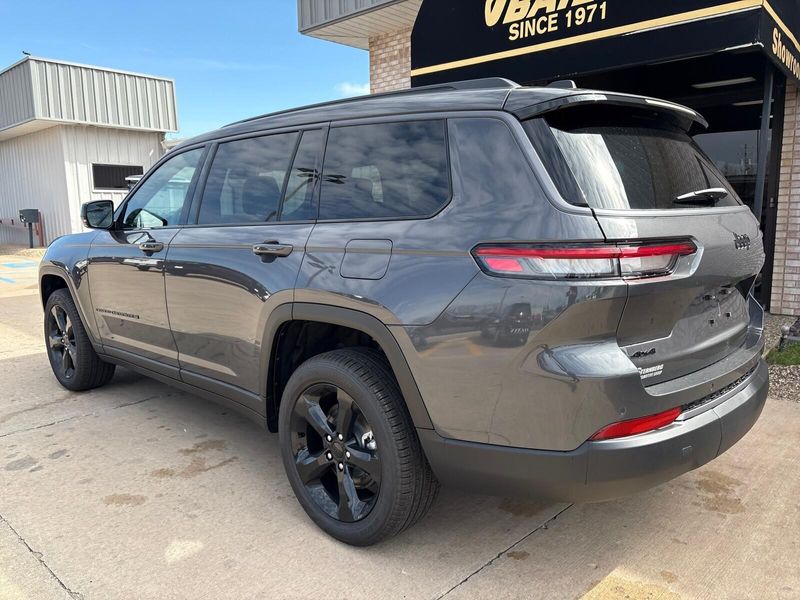 New 2026 Jeep Grand Cherokee L Limited 4x4Image 13