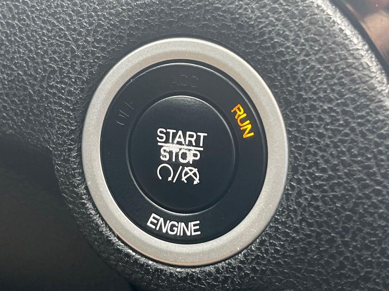 2016 Chrysler 300 300SImage 20