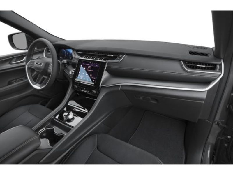New 2027 Jeep Grand Cherokee Laredo AltitudeImage 14