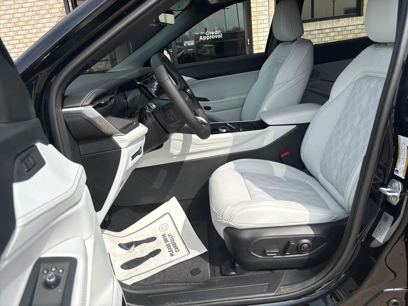 New 2026 Jeep Cherokee Overland 4x4Image 3