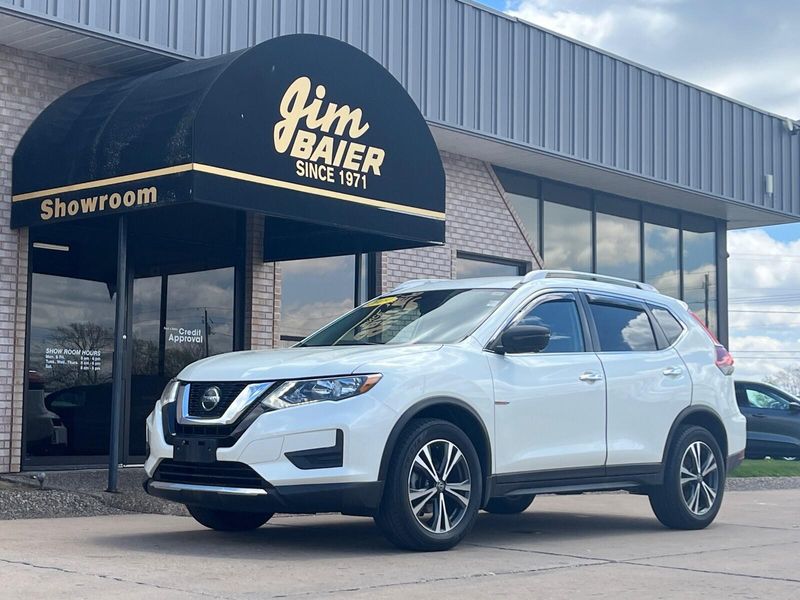 2019 Nissan Rogue SVImage 1