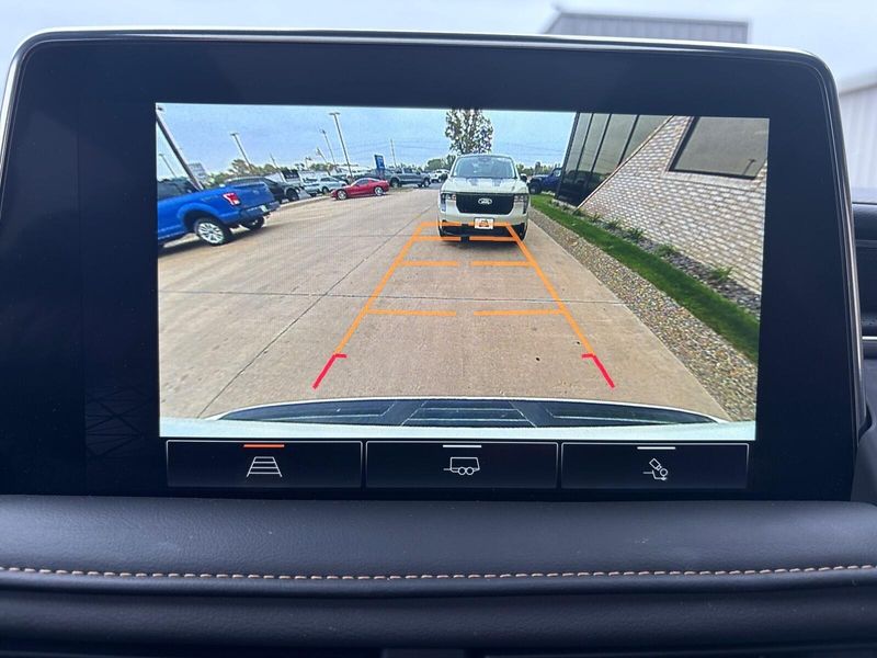 Used 2023 GMC Yukon AT4Image 21