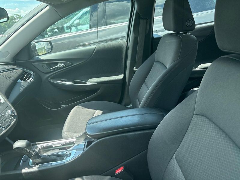 2022 Chevrolet Malibu LTImage 4