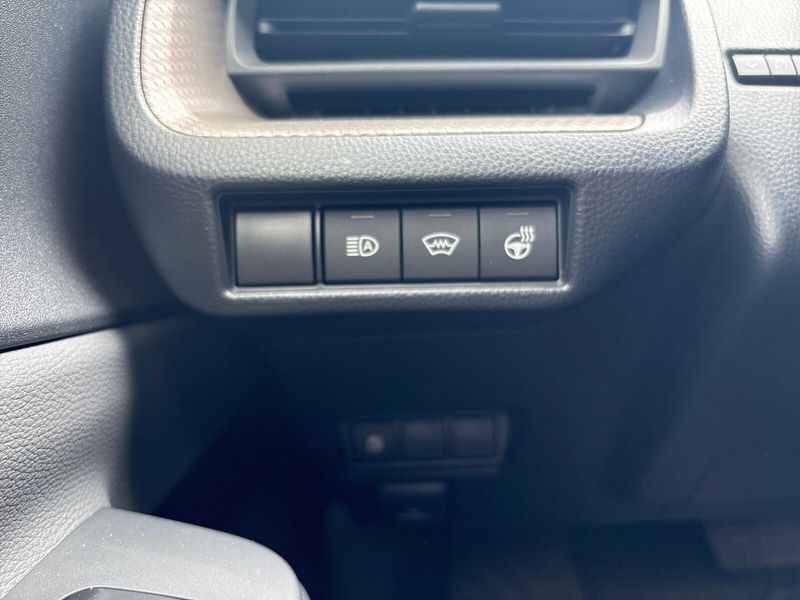 2024 Toyota Prius XLEImage 14