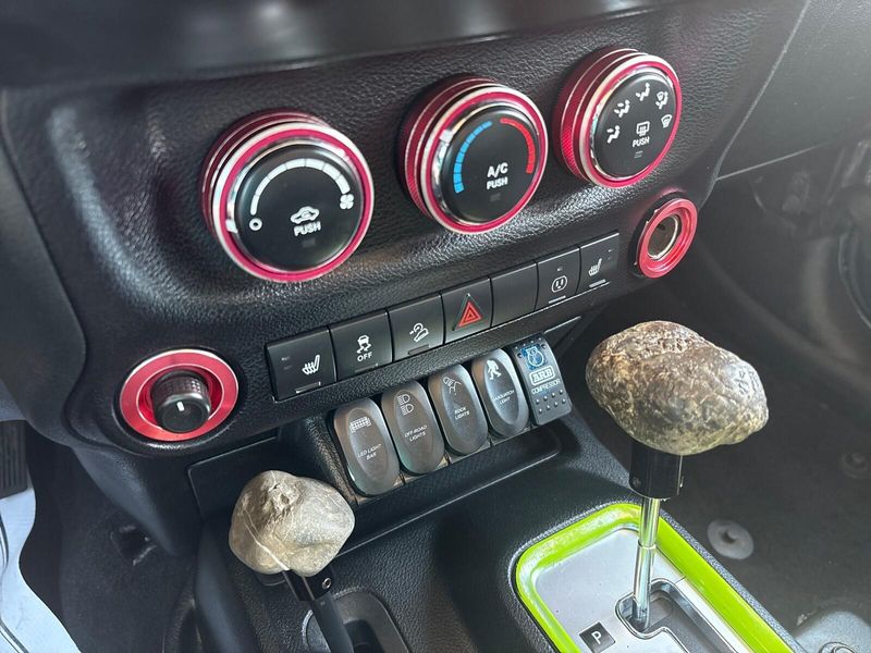 2017 Jeep Wrangler Unlimited RubiconImage 16