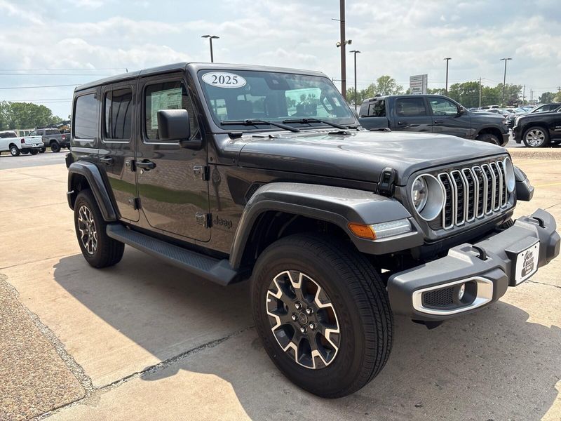 2025 Jeep Wrangler 4-door SaharaImage 7