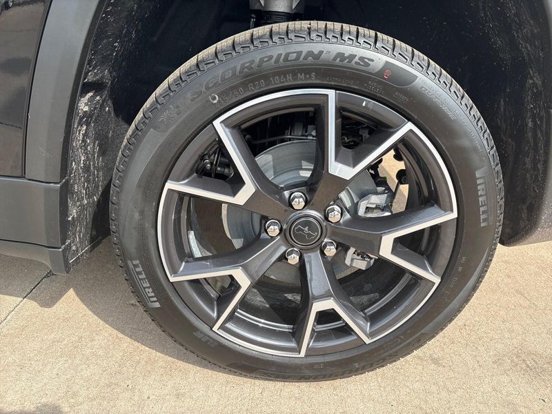 New 2026 Jeep Cherokee Overland 4x4Image 12