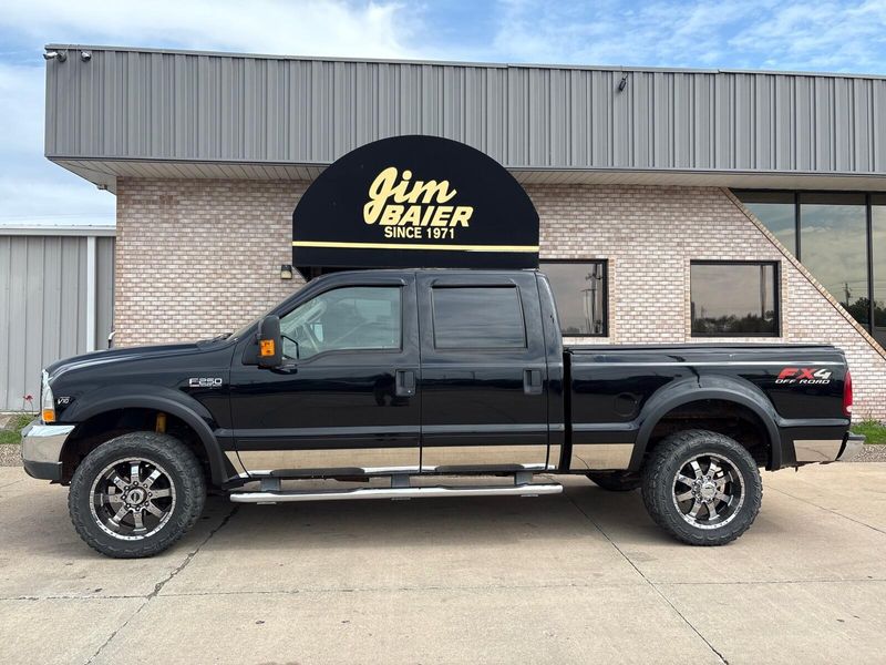 2003 Ford F-250 Lariat photo 2