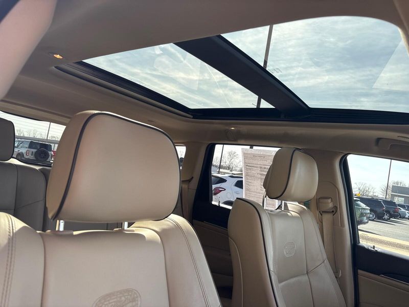 Used 2020 Jeep Grand Cherokee OverlandImage 9