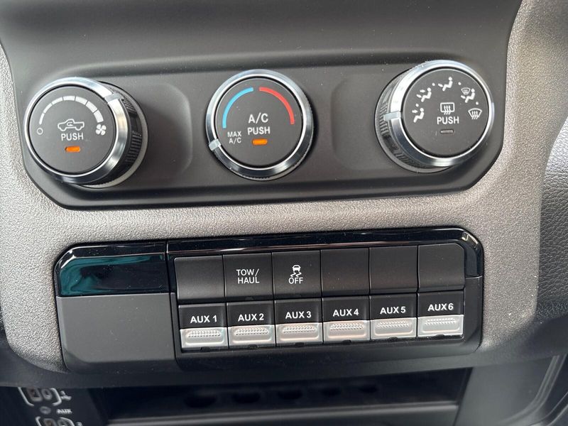 2024 RAM 2500 Tradesman Regular Cab 4x4 8