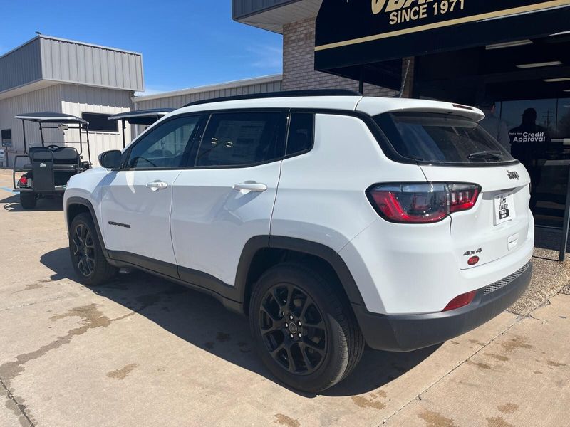 2025 Jeep Compass Latitude 4x4Image 10