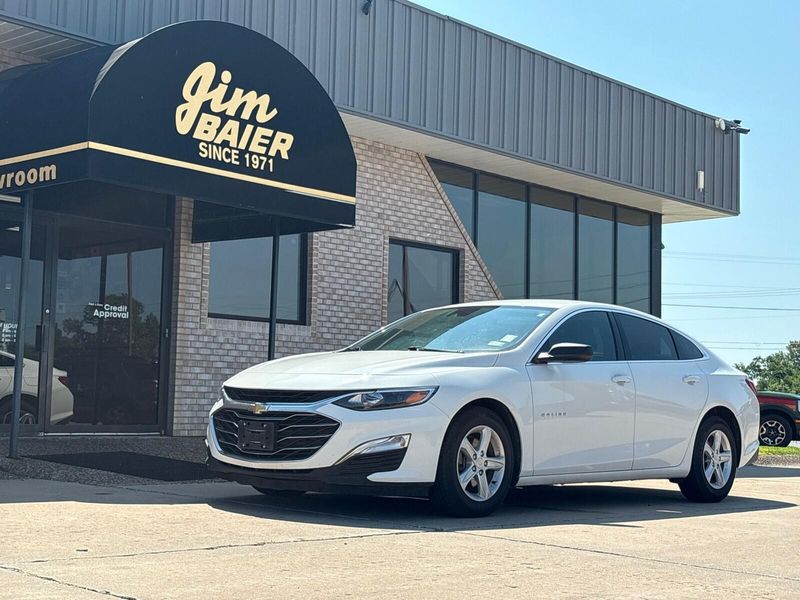 Used 2023 Chevrolet Malibu LSImage 1