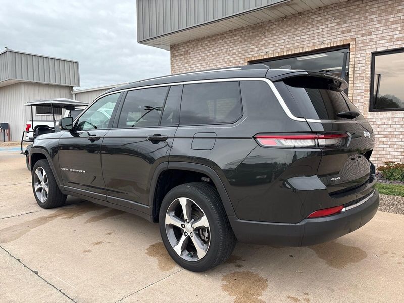 Used 2023 Jeep Grand Cherokee L LimitedImage 12