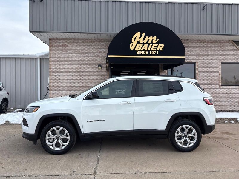 New 2026 Jeep Compass Latitude Altitude 4x4Image 2