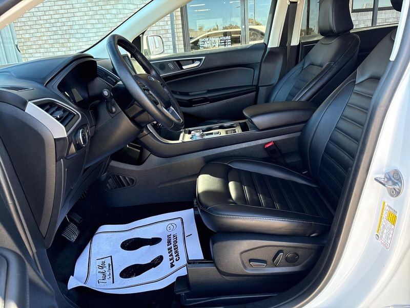 Used 2024 Ford Edge SELImage 3