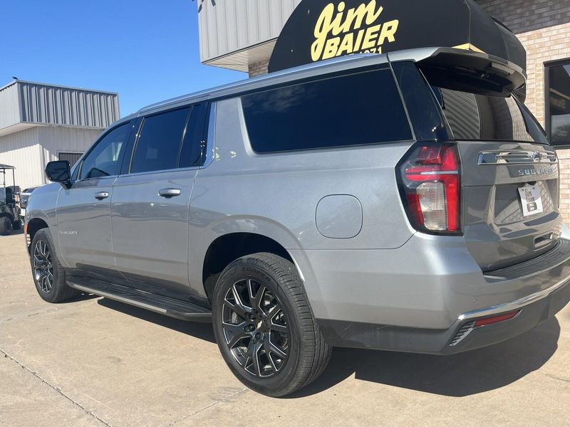 2023 Chevrolet Suburban LTImage 14