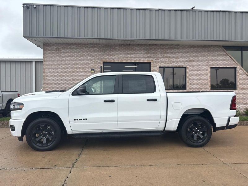 New 2027 RAM 1500 Express Crew Cab 4x4 5