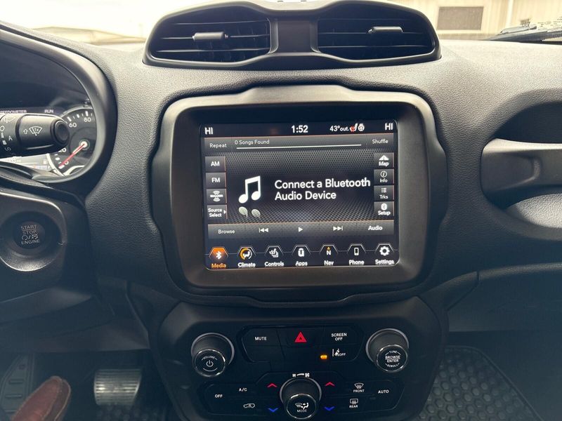 Used 2022 Jeep Renegade LatitudeImage 17