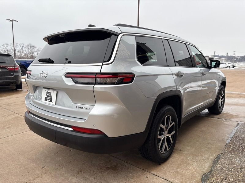 Used 2024 Jeep Grand Cherokee L LimitedImage 12