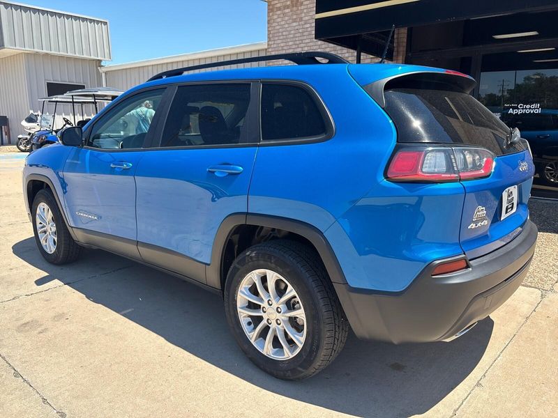 Used 2022 Jeep Cherokee Latitude LuxImage 10