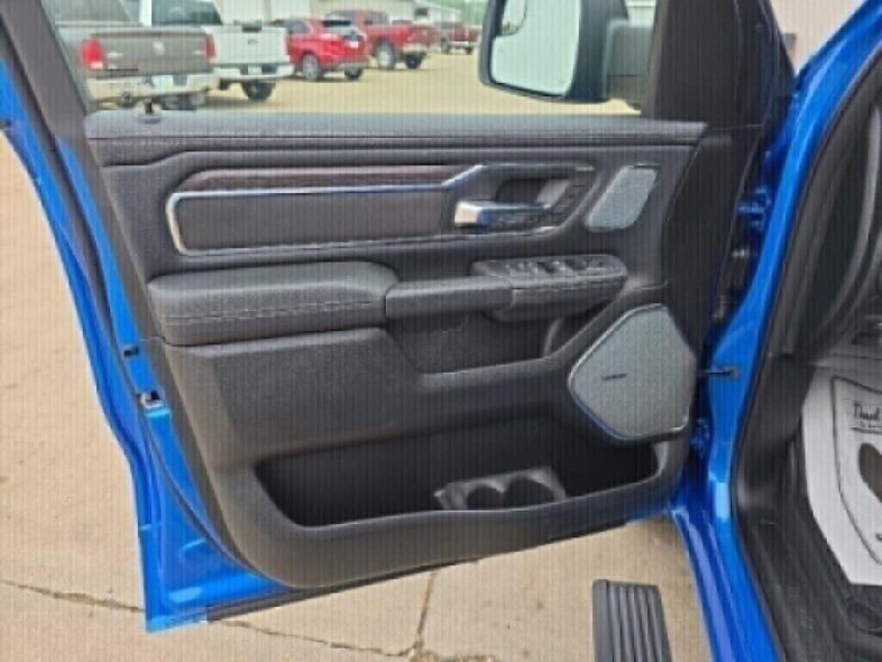 2025 RAM 1500 Laramie Crew Cab 4x4 5