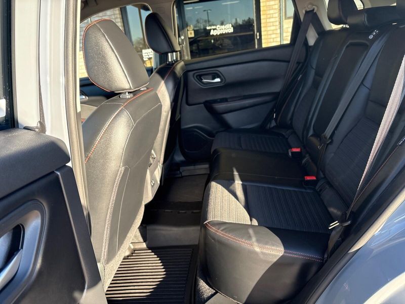 Used 2025 Nissan Rogue Rock CreekImage 4