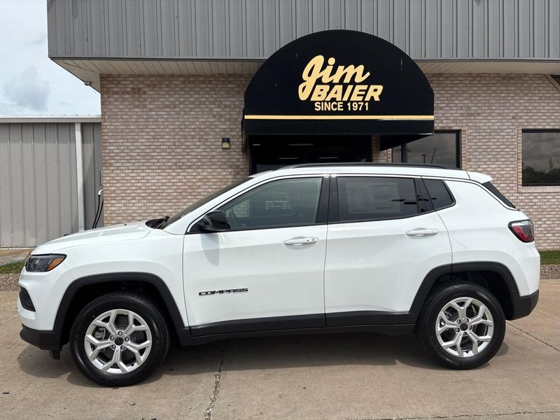 2025 Jeep Compass Latitude 4x4Image 2
