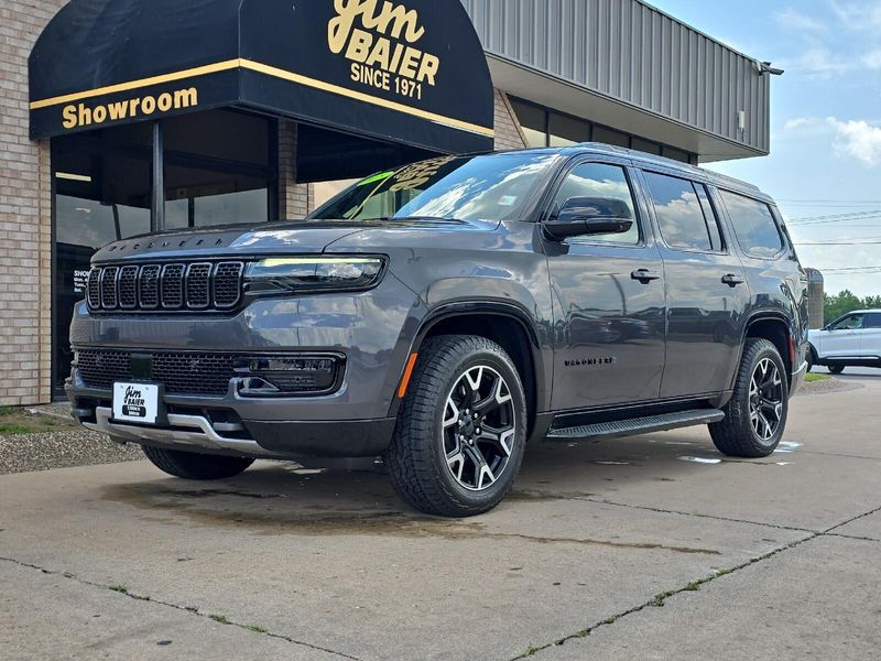 2025 Jeep Wagoneer Overland 4x4Image 1
