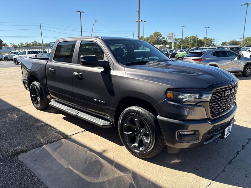 New 2027 RAM 1500 Express Crew Cab 4x4 5