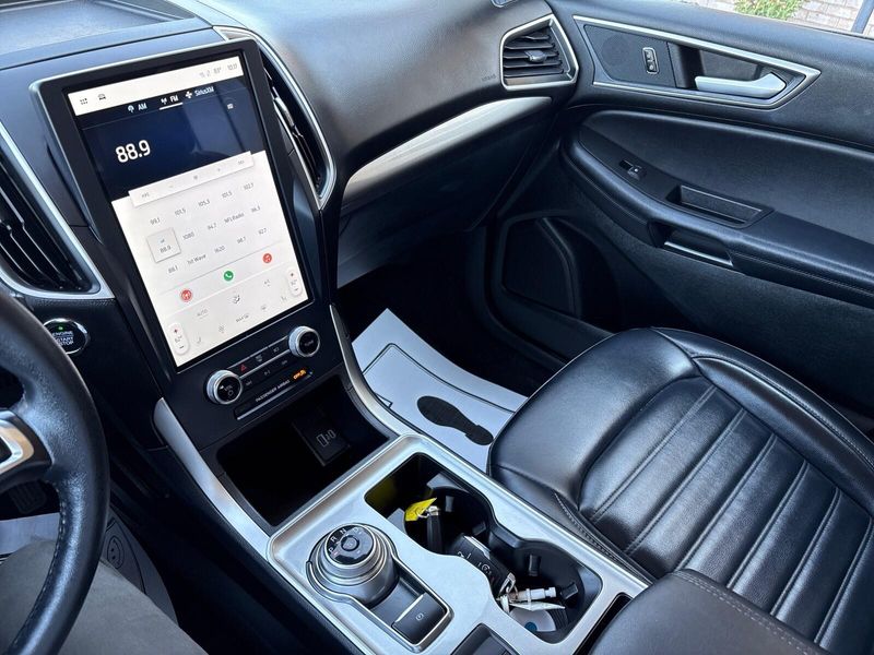 2023 Ford Edge SEL photo 15