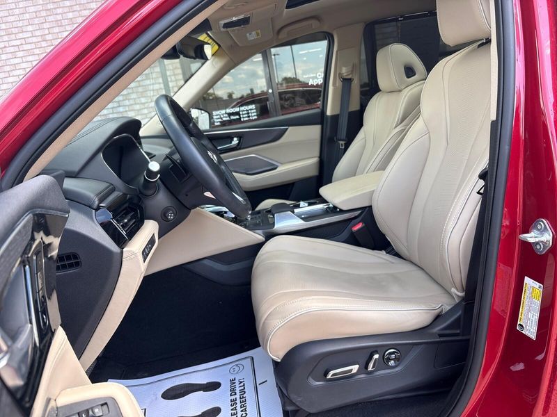 Used 2022 Acura MDX w/Advance PackageImage 3
