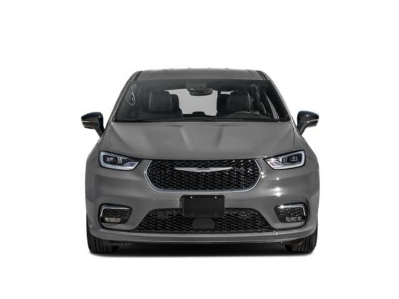 Used 2025 Chrysler Pacifica LimitedImage 4