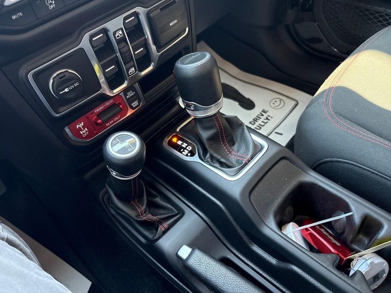 Used 2020 Jeep Gladiator RubiconImage 19
