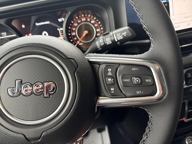 2025 Jeep Wrangler 4-door SaharaImage 14