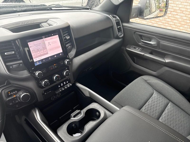 New 2027 RAM 1500 Express Crew Cab 4x4 5