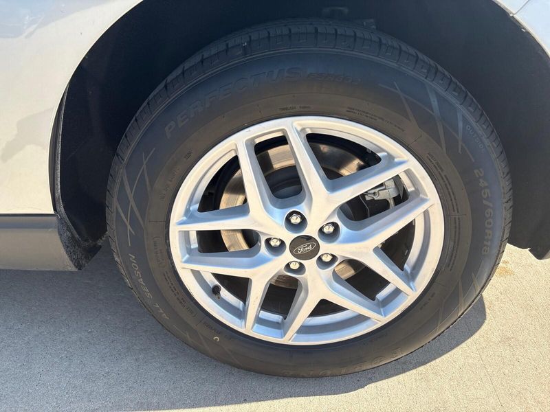 Used 2024 Ford Edge SELImage 11