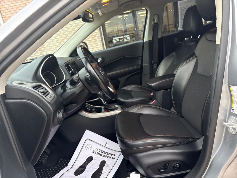 Used 2021 Jeep Compass LatitudeImage 3