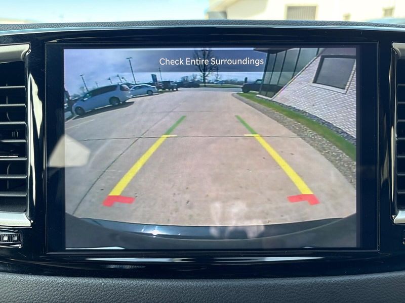 Used 2025 Chrysler Pacifica SelectImage 20