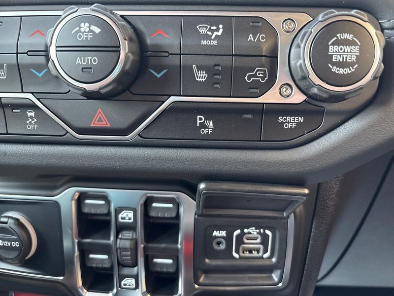 2025 Jeep Wrangler 4-door RubiconImage 19