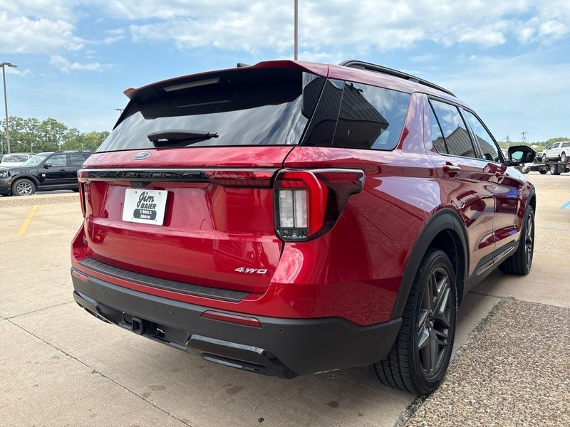 Used 2025 Ford Explorer ST-LineImage 10