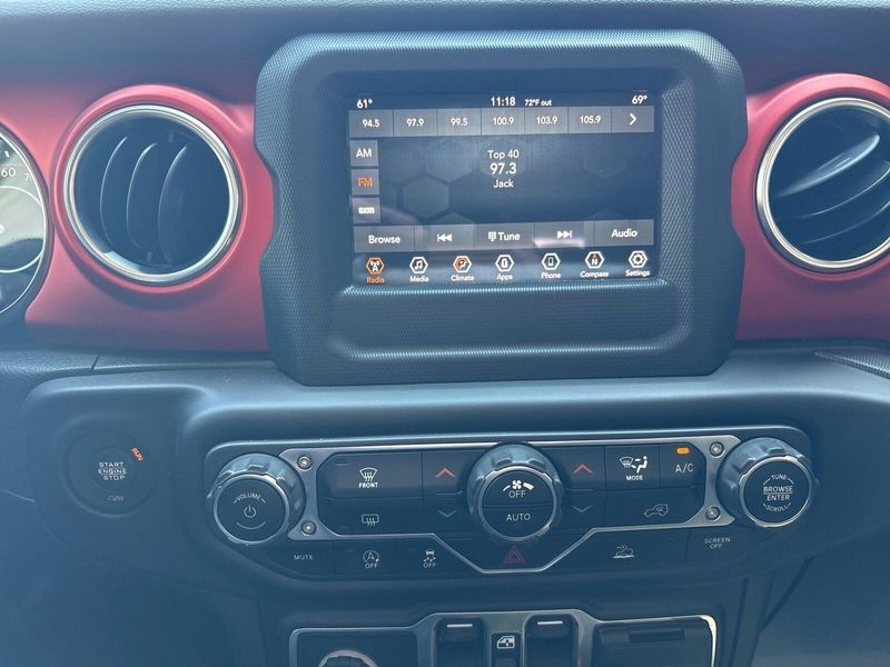 Used 2020 Jeep Gladiator RubiconImage 21