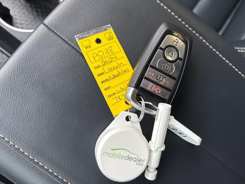 Used 2024 Lincoln Nautilus PremiereImage 22