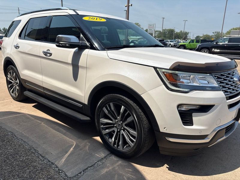 2019 Ford Explorer PlatinumImage 9