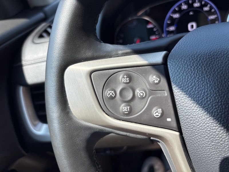 Used 2024 GMC Terrain DenaliImage 17